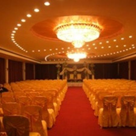 The Shelton Grand Hotel บังกาลอร์ ภายนอก รูปภาพ