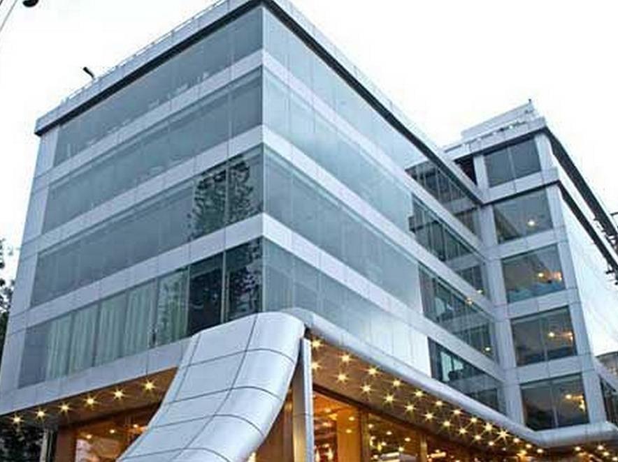 The Shelton Grand Hotel บังกาลอร์ ภายนอก รูปภาพ