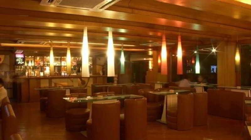 The Shelton Grand Hotel บังกาลอร์ ภายนอก รูปภาพ