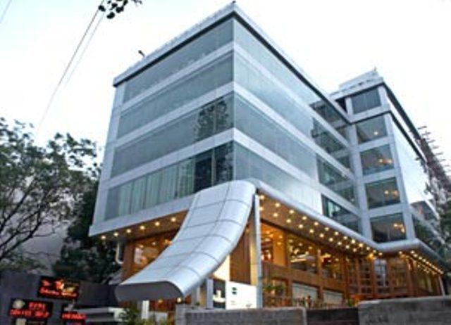The Shelton Grand Hotel บังกาลอร์ ภายนอก รูปภาพ